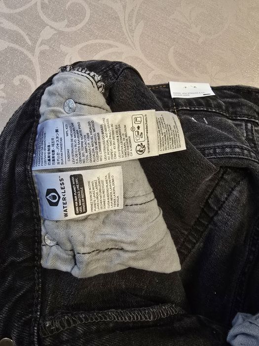 Nowe spodnie Levisy 519 unisex W29 czarne