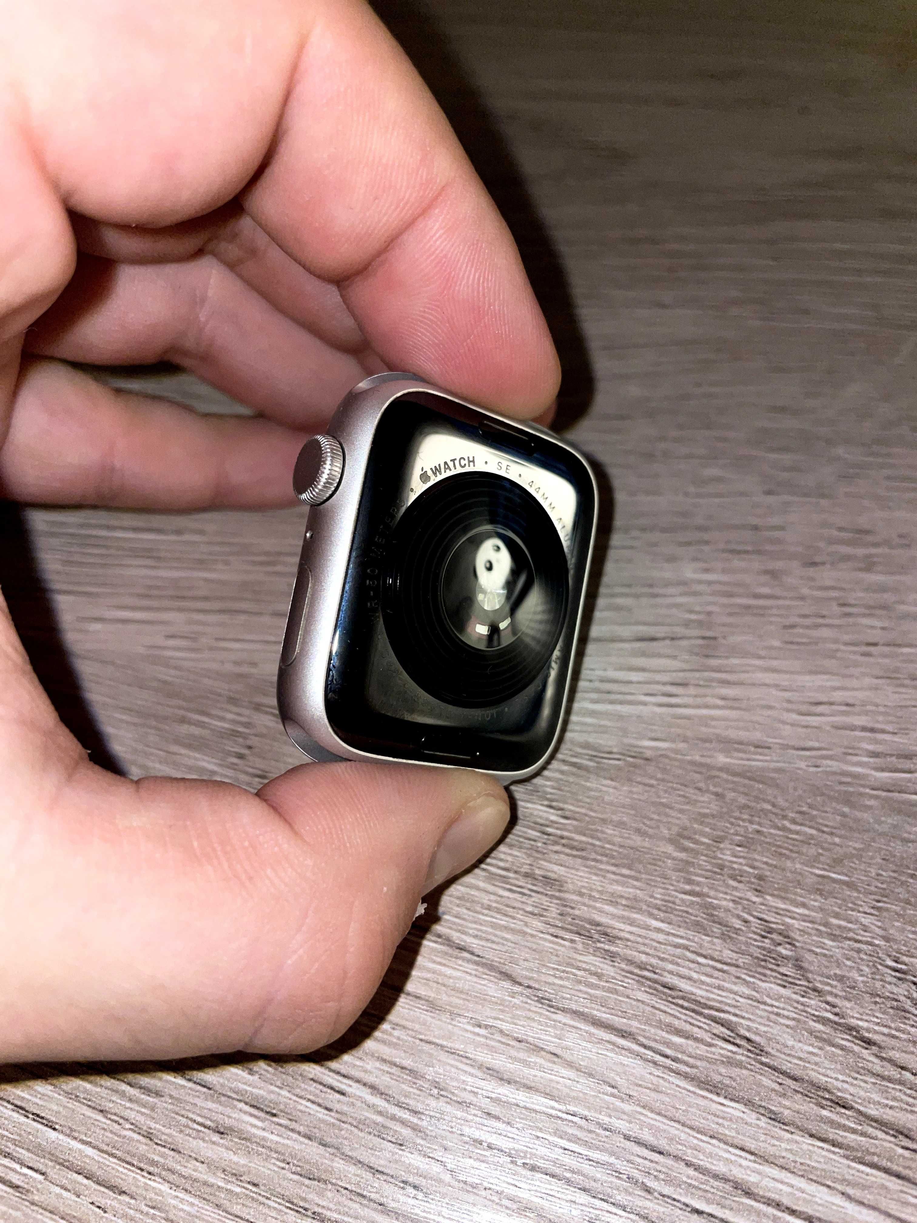 Apple Watch SE 44mm Alum GPS (1е покоління) | 99% акумулятор