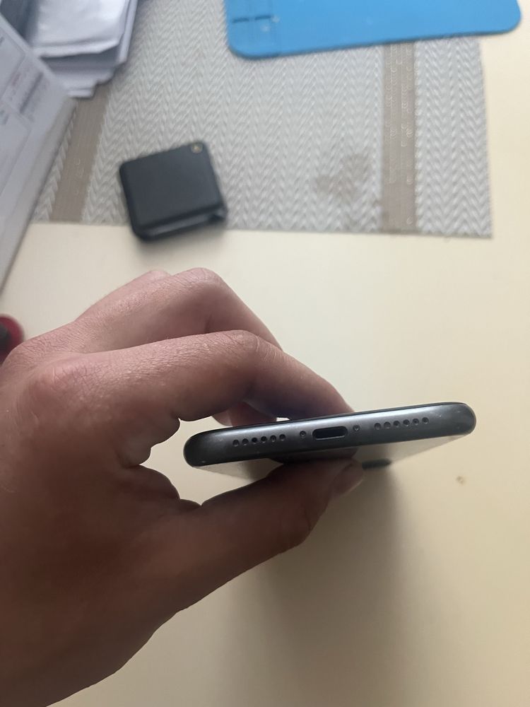 Iphone 11 64 gb dobry stan