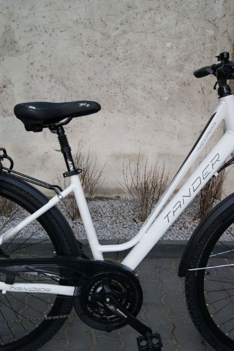 NOWY aluminiowy rower trekking Tander 28'' koła, HYDRAULIKA TARCZE