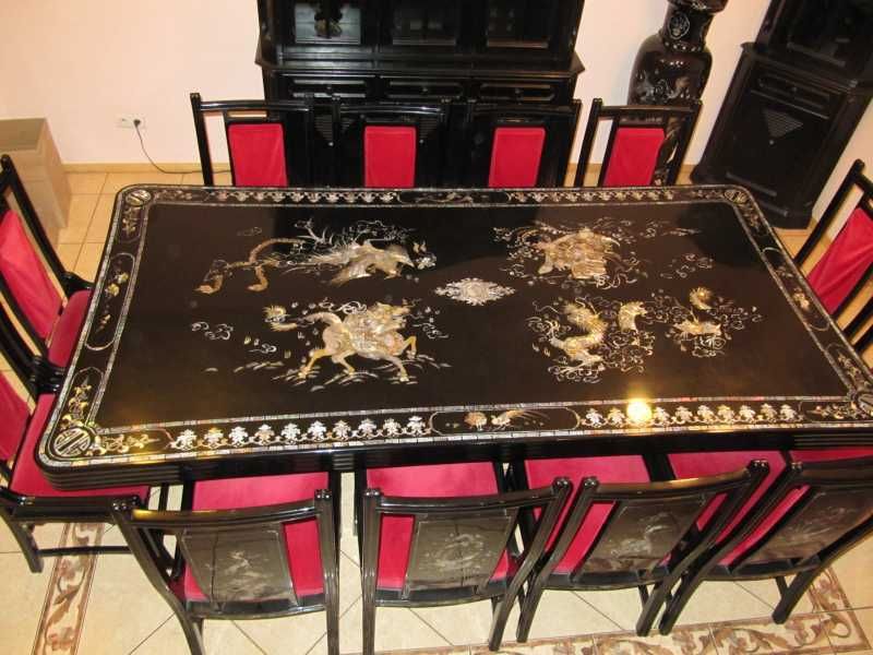 Unikatowy stół orientalny z 12 krzesłami.