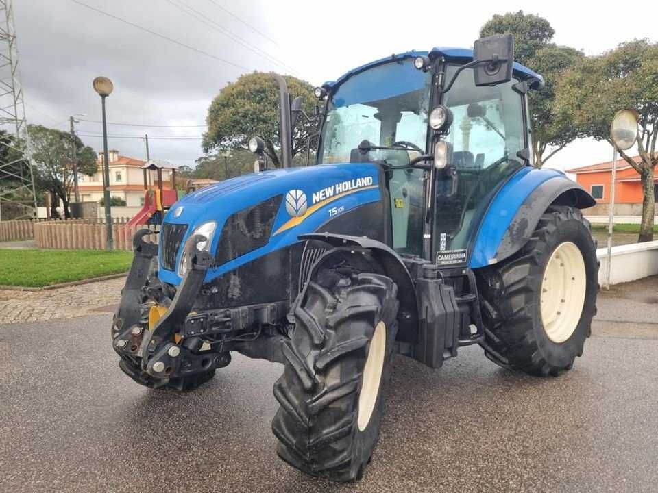 Trator New Holland t5.105 com 1040 horas - Usado