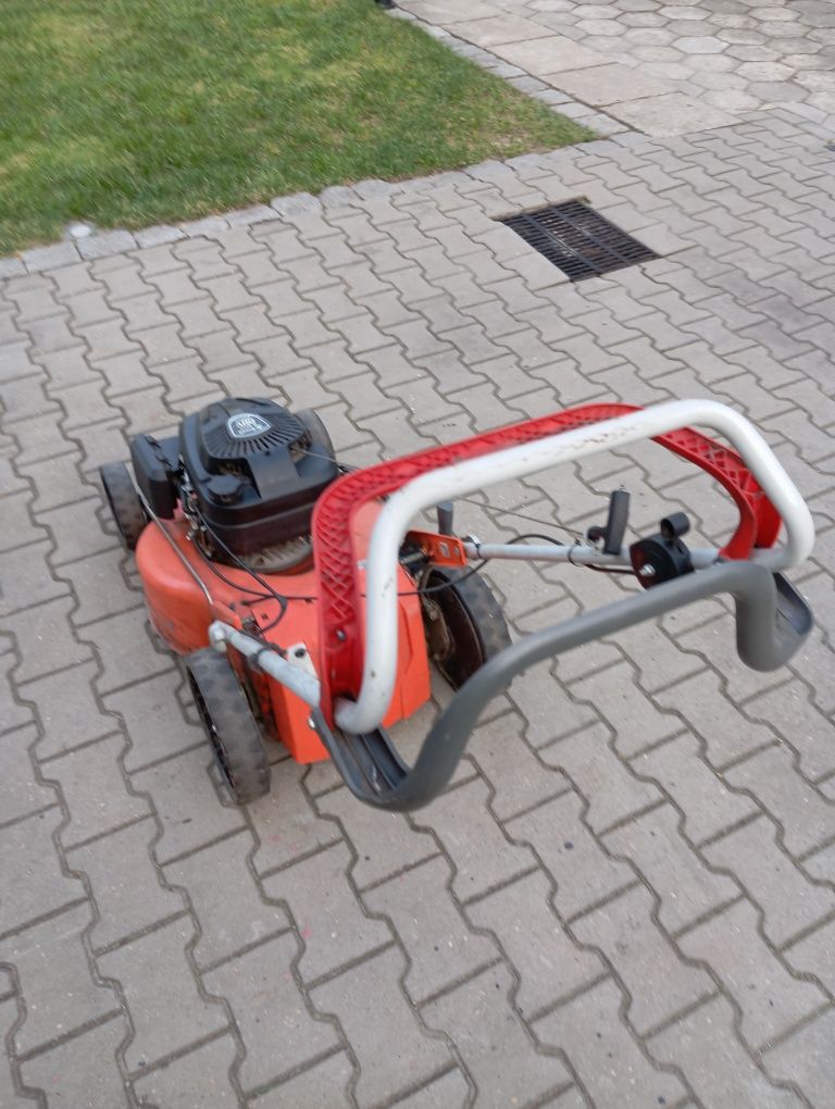 Kosiarka spalinowa Oleo-Mac GV 53 TK z napędem 50cm Silnik Emak 3.40kW