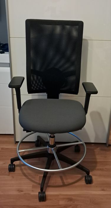 Fotel biurowy obrotowy