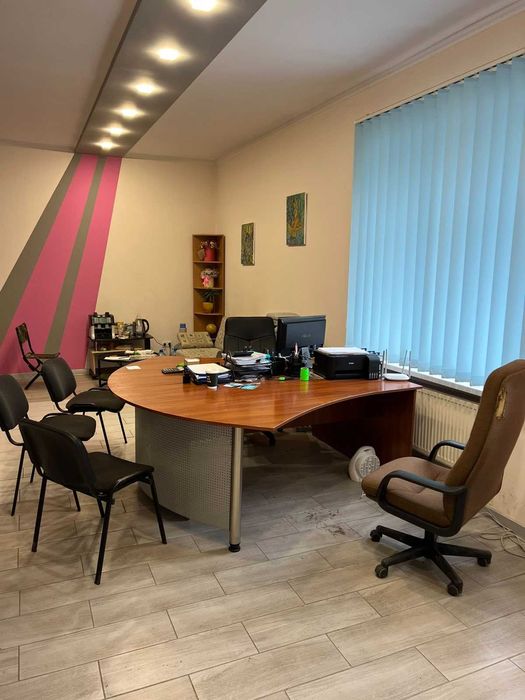 Склад з рампою 100 м2 + офис 50м2 вул. Квітнева 23