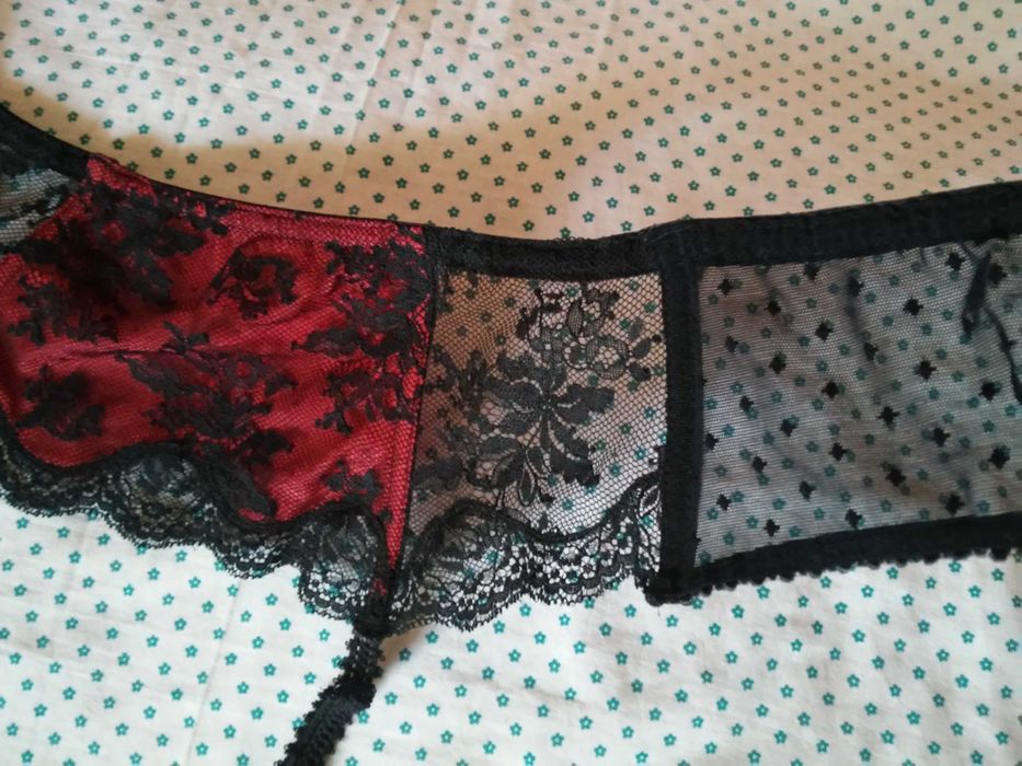 Pas do pończoch czarny, koronka 44/46 Bhs