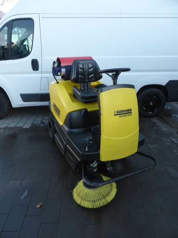 Zamiatarka KARCHER KM 100/100 R LPG -Honda -Super stan