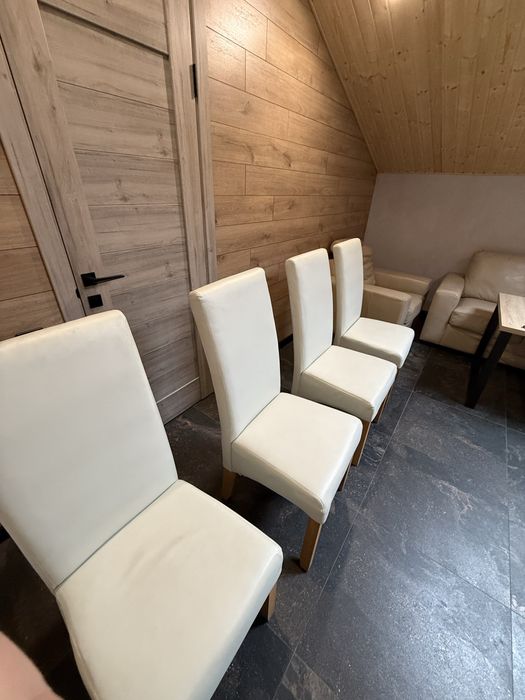 Продаю Стільці у прекрасному стані