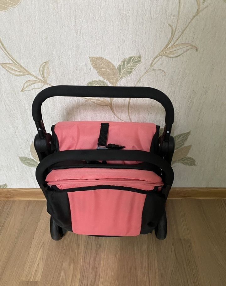 Коляска для ляльок