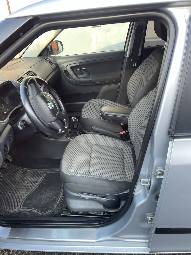Skoda fabia 2 1.6 tdi 2011 року