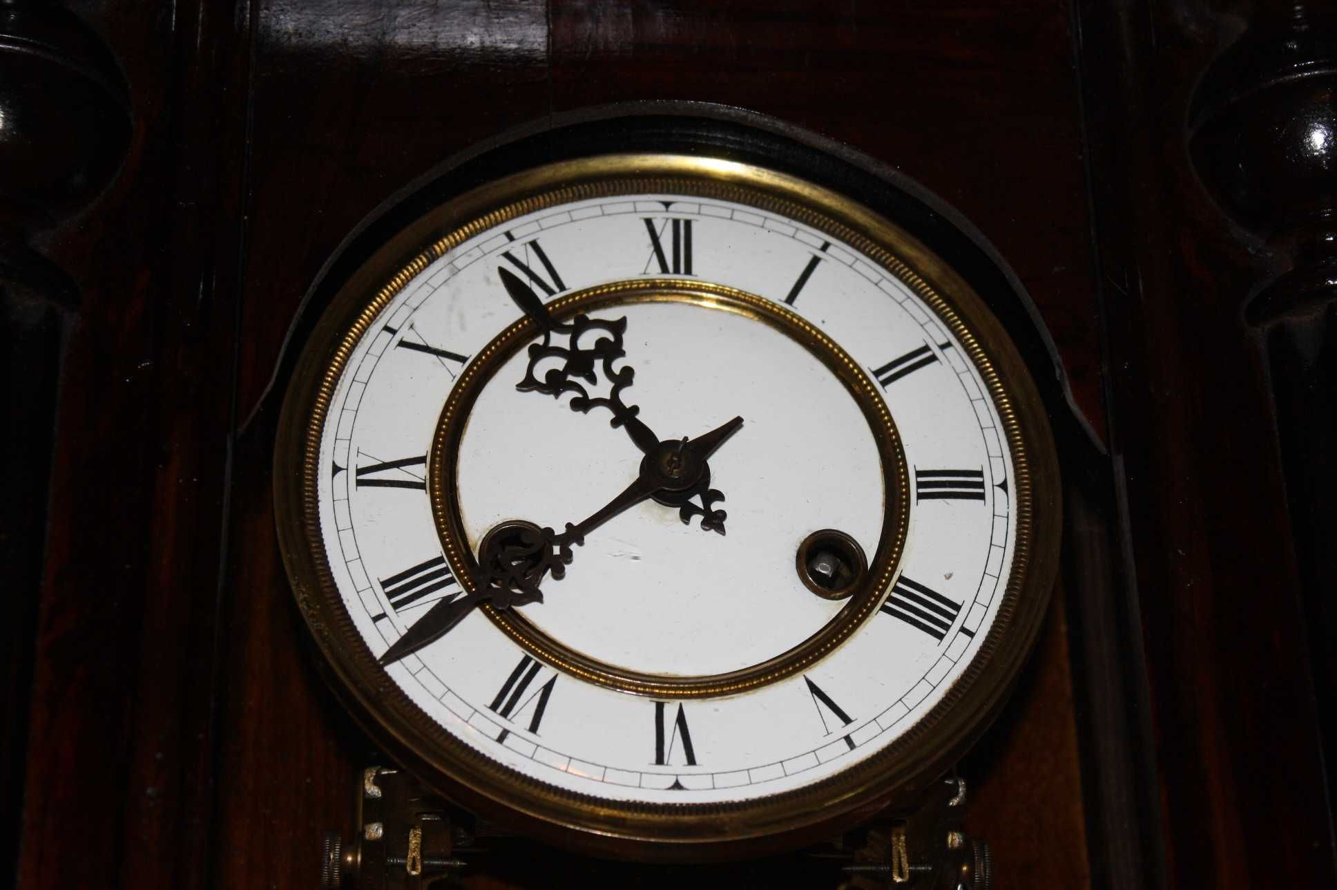 Антиквариат. Настенные часы (clock) немецкой фирмы Kienzle .
