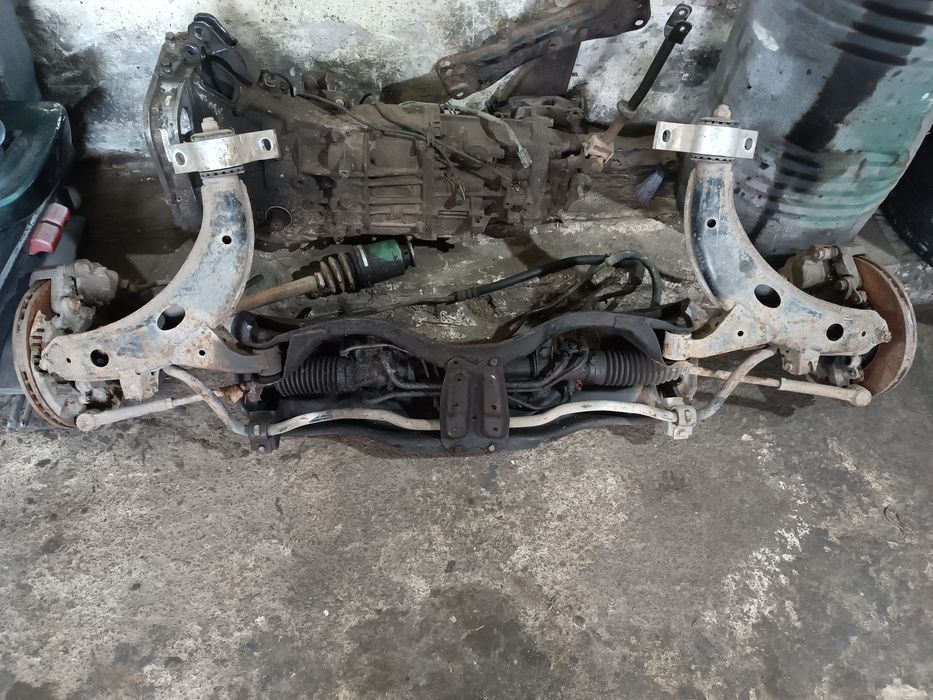 Передняя подвеска в сборе Subaru Forester SF 1997-2002г.в