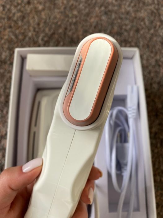HelloSkin | urządzenie kosmetyczne do pielęgnacji twarzy i szyi