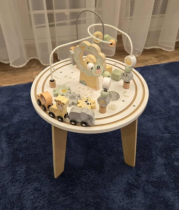 Drewniany stolik edukacyjny MONTESSORI z magnetyczną kolejką i wyrzutn