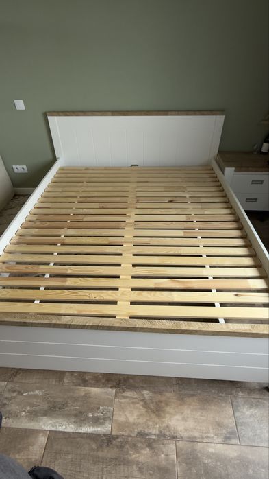 Rama łóżka + materac 160x200 cm stan bardzo dobry