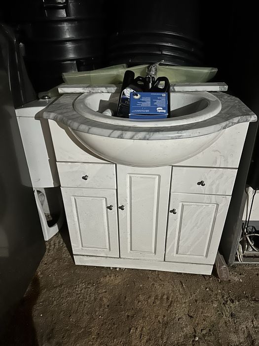 Movel de casa de banho com torneira