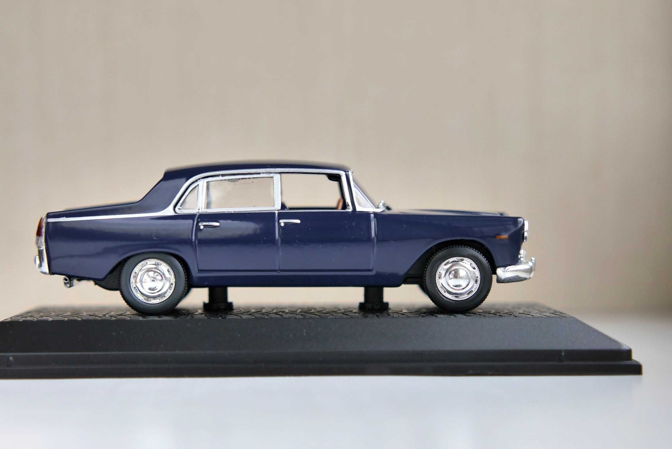 Модель Lancia Flaminia Giovanni Gronchi (1960) 1:43 ATLAS (Norev)