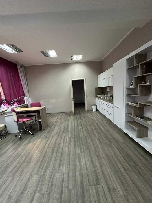 ND S4 Продам салон краси Центр вул. Научна