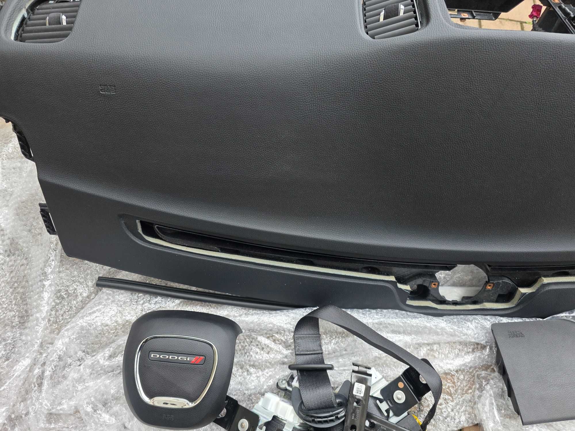 Deska konsola DOGE Durango poduszki pasy Airbag