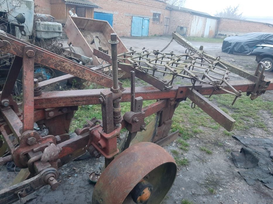 Продам  плуг ПЛН
