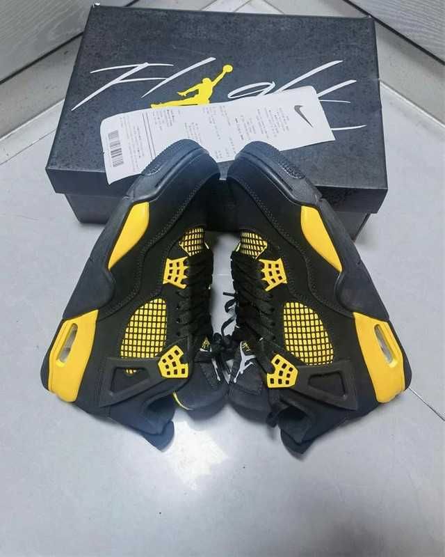 Jordan 4 Retro Thunder R.40