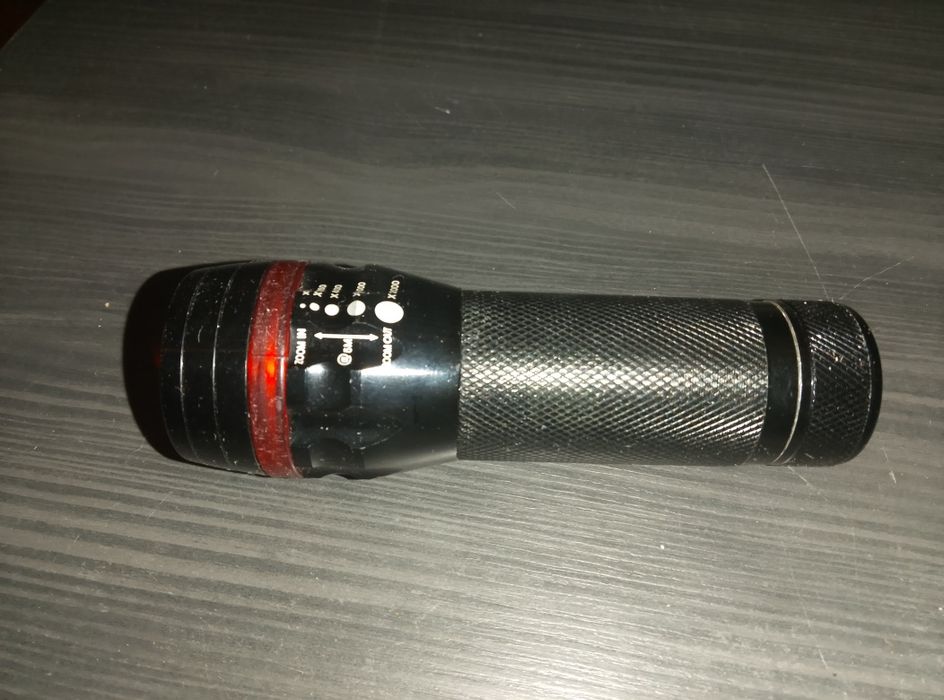 Latarka zoom policyjna na rower