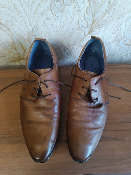 Чоловічі шкіряні туфлі