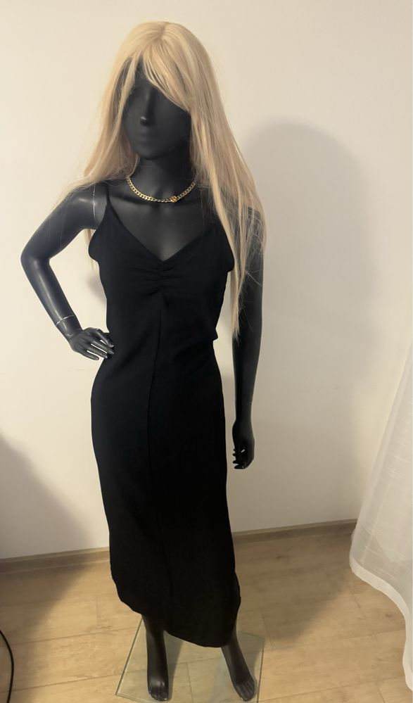 Długa czarna sukienka H&M rozmiar 36 na ramiączkach