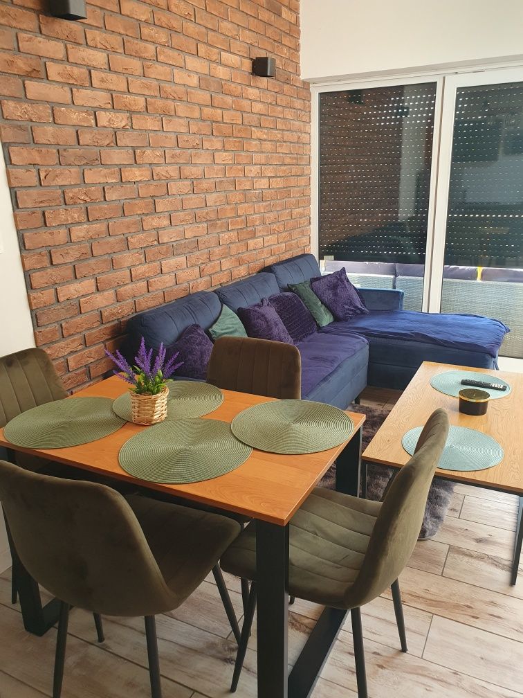 Domek nad jeziorem z jacuzzi oraz sauną. Pierwsza linia brzegowa. Dome