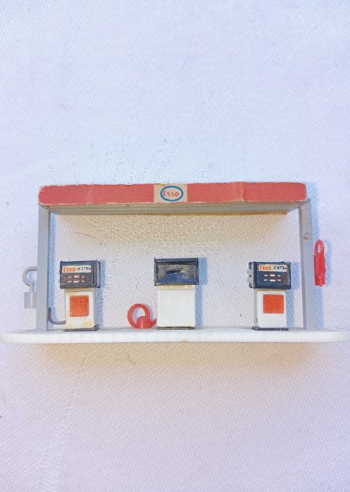 FALLER B-296, Estação de serviço