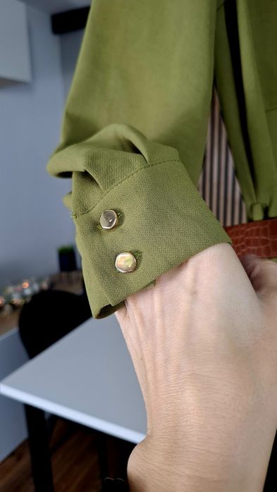 Zara sukienka koszulowa z paskiem khaki zielona