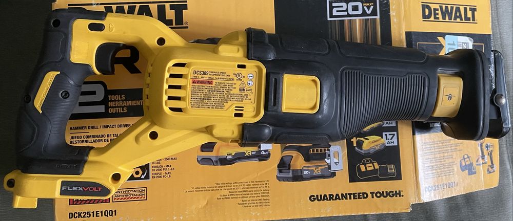 Безщіткова акумуляторна сабельна шабельна пила Dewalt dcs389