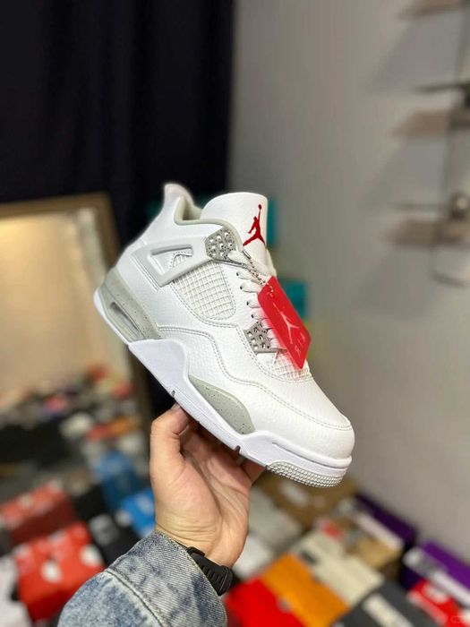 Buty-Trampk-Jordan 4 retrotechwhiteOre R.40