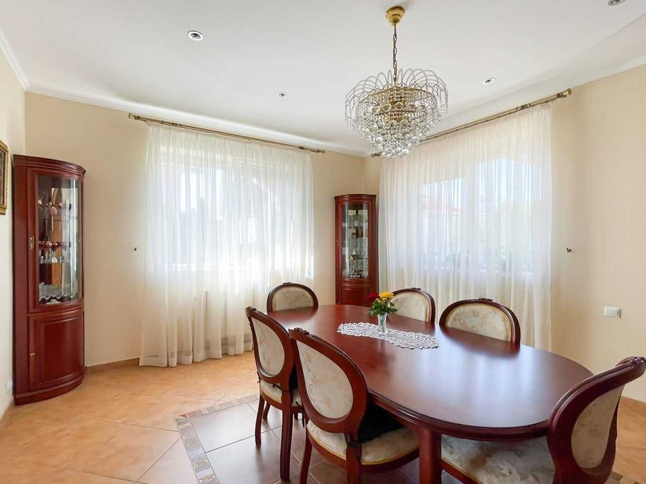 Продаж будинку з ремонтом, меблями, технікою, 5 хв. до Нового р-ну