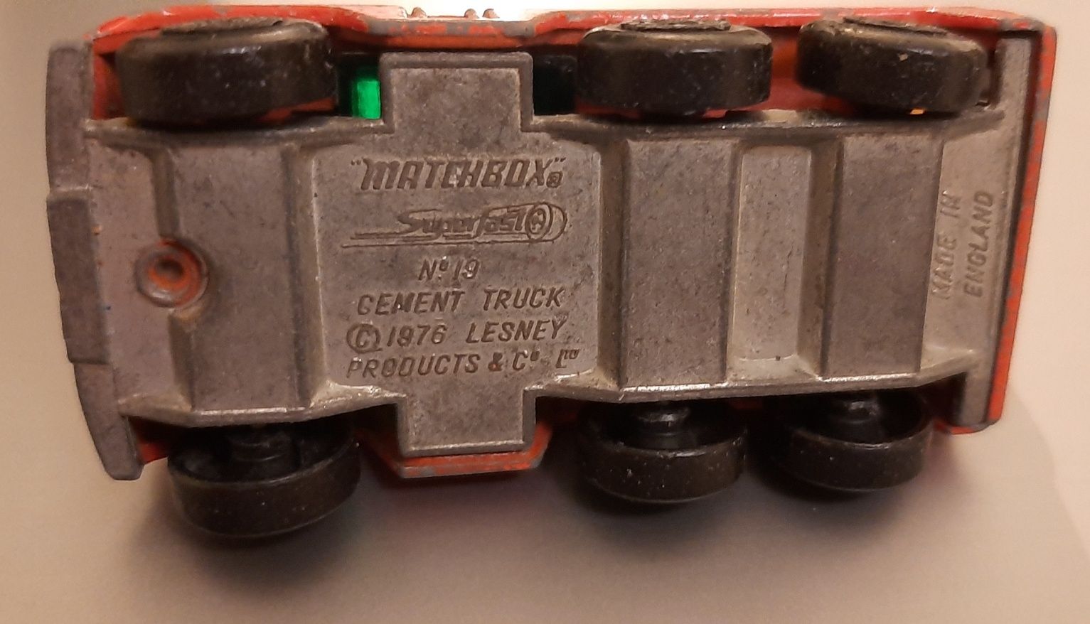 2 carros anos 70 vintage cada 2€