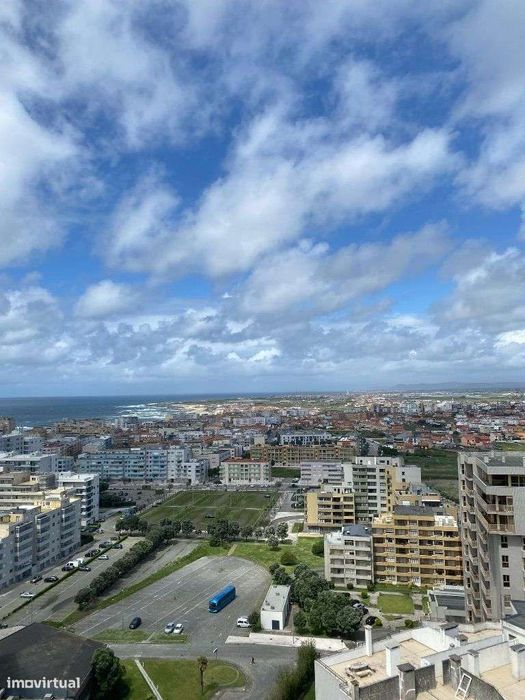 Apartamento T2 mobilado a 150m da praia.