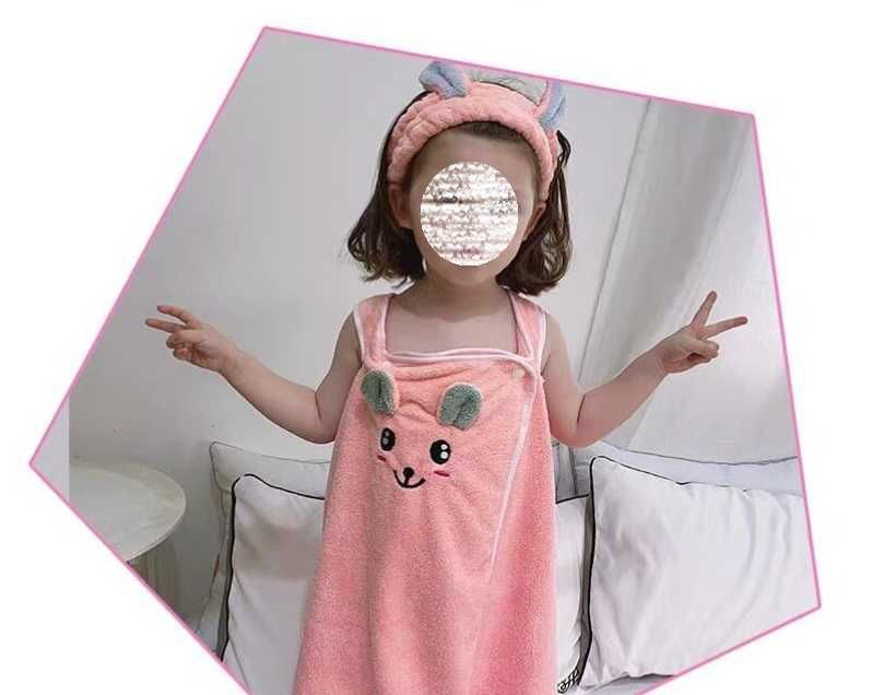 Szlafrok / ręcznik kąpielowy dla dziewczynki.