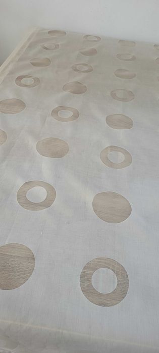 obrus Ikea biały w kółeczka