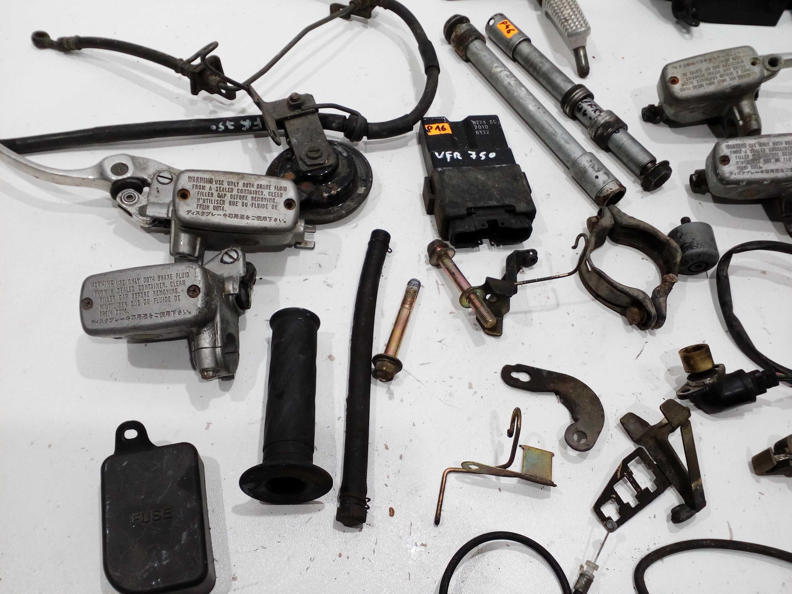 Honda vfr 750 set podnóżek moduł zapłonowy osłona uchwyt mocowanie