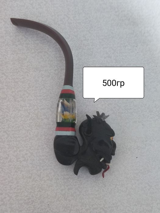 Каструля,сад.інвентарь,коф.набор,банки,горелка,трубка мира,пилки.