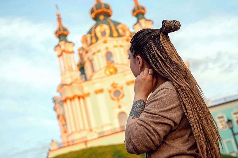 Афрокосы (афрокосички), зизи, сенегальские косы, афролоконы, де дреды