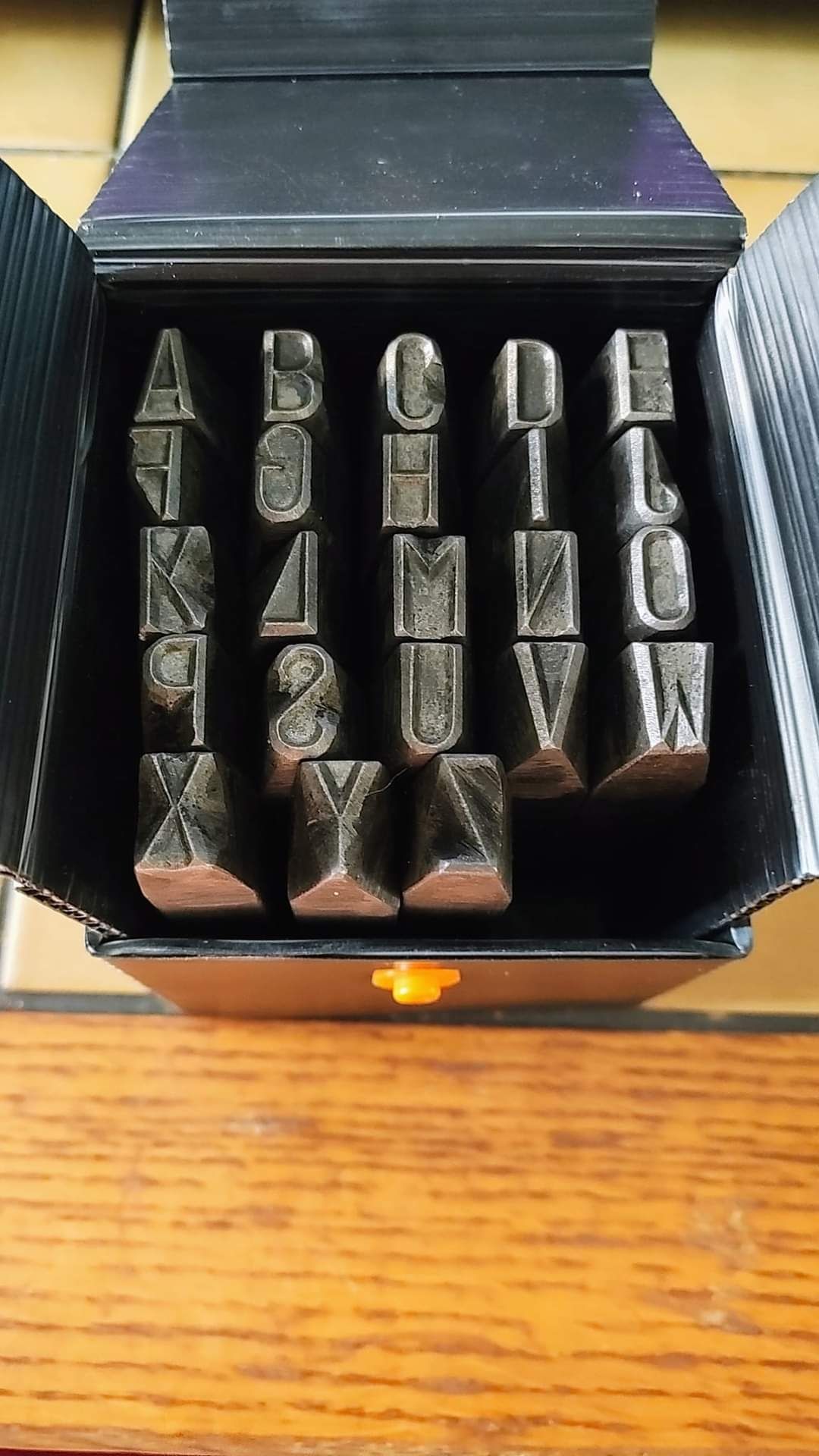 Komplet znaczników punktaków stempli litery alfabet