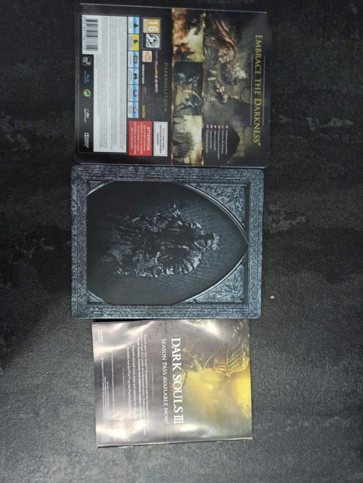 Dark Souls III – zestaw PS4 ze steelbookiem, bez płyty z grą
