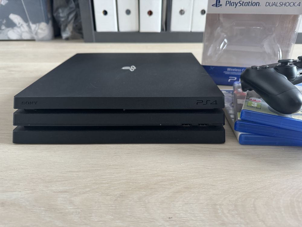 PS4 PRO 1 TB SSD nowy pad gry w-wa