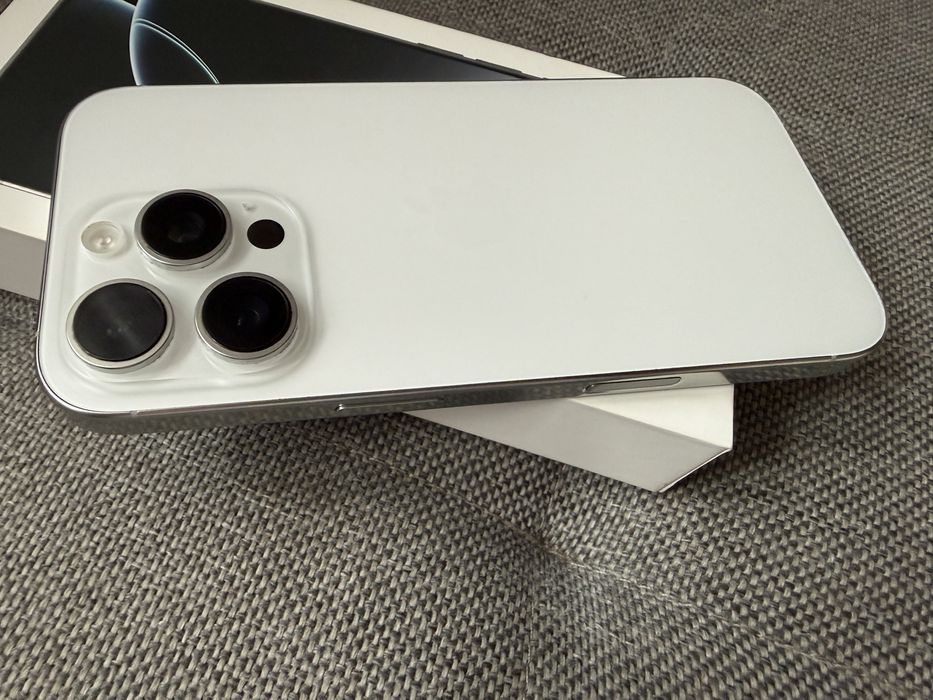 Iphone 16 pro 128 GB biały. Gwarancja