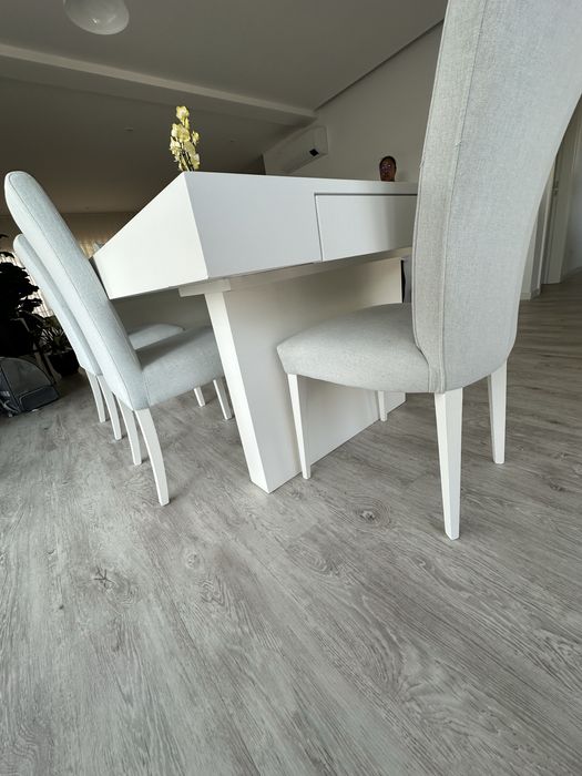 Vendo conjunto sala de jantar e sofá