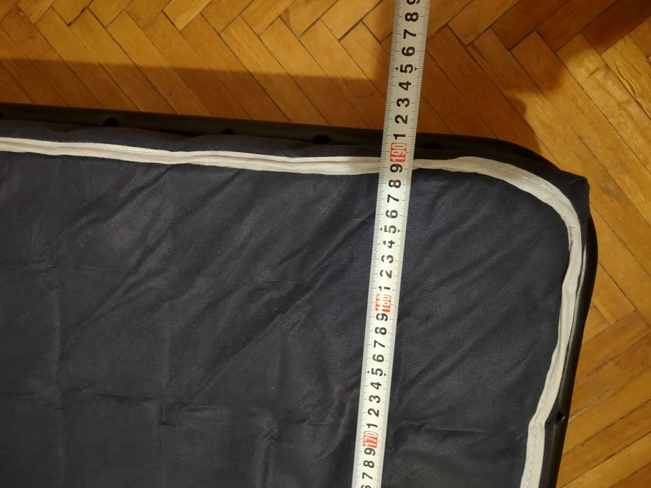 Łóżko polowe , solidne metalowe w idealnym stanie