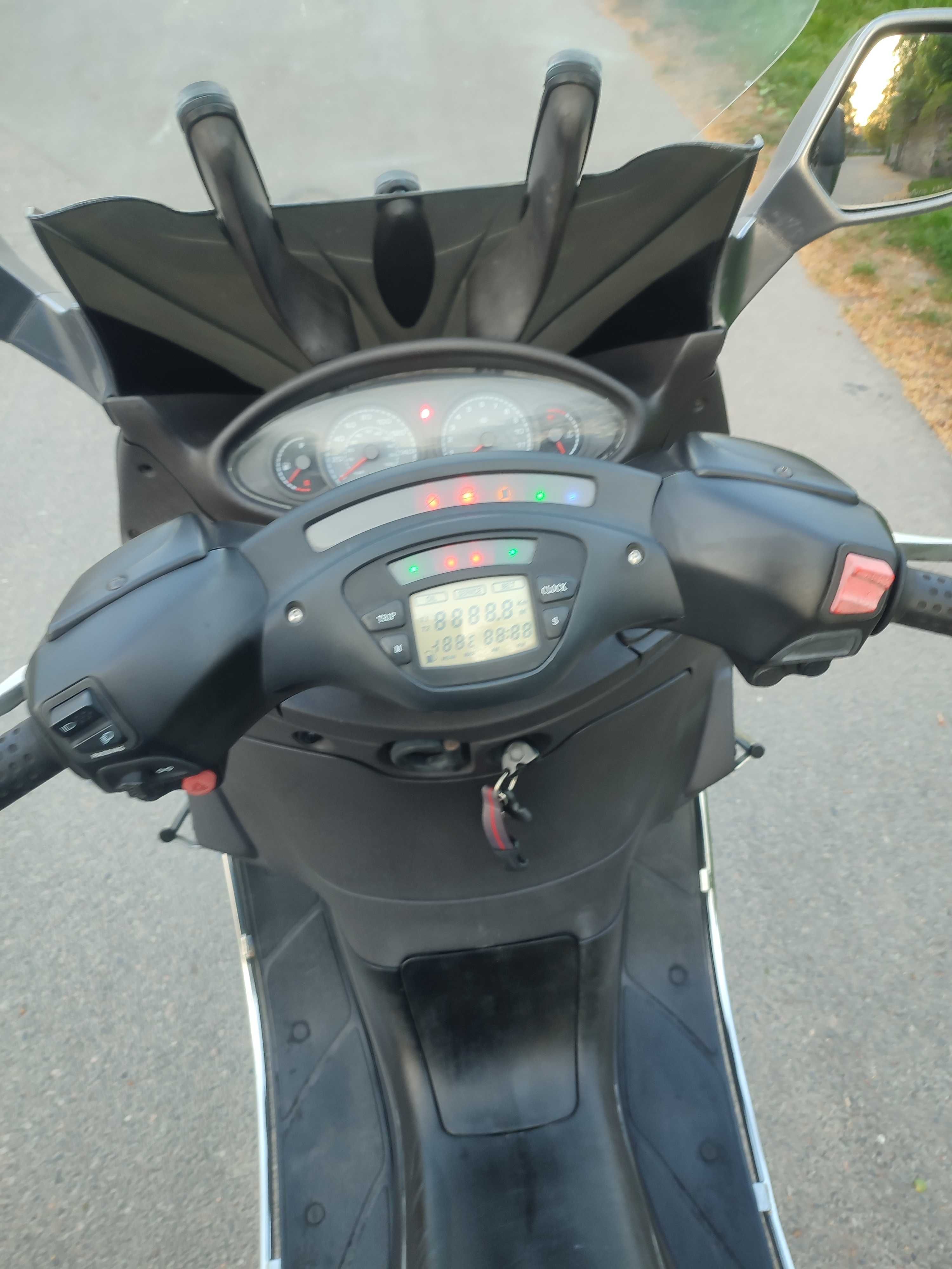 Na sprzedaż używany skuter Piaggio X9 Evolution 125