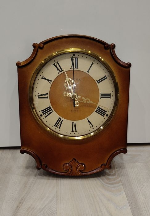 Stary, piękny radziecki zegar Becha. CCCP