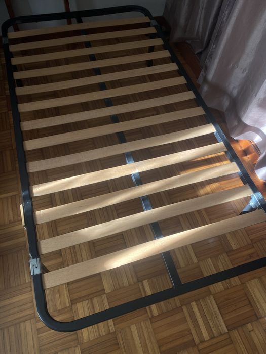 Estrado + Cabeceira Cama Solteiro em Pele